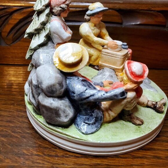 Sebastian Miniature Figurine Family Picnic - Picture 5 of 8